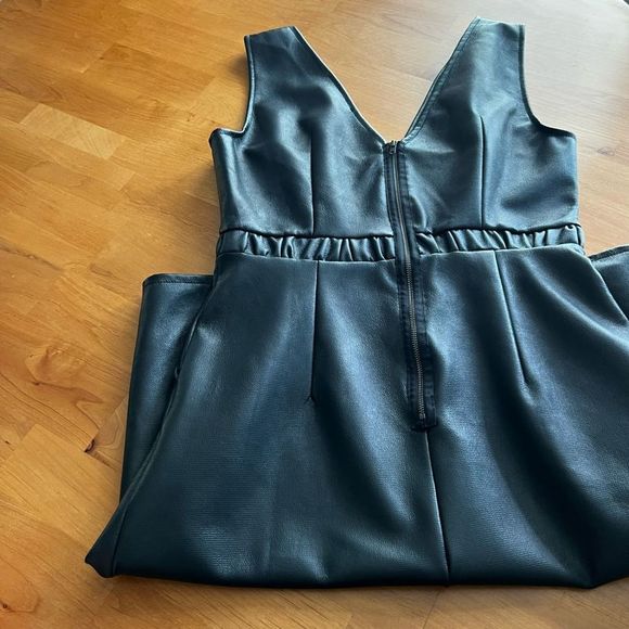 FRENCH CONNECTION faux leather v-neck dress Sz 8 - Picture 7 of 10